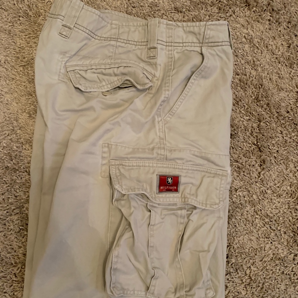 Men’s Tommy Hilfiger cargo shorts, size 34